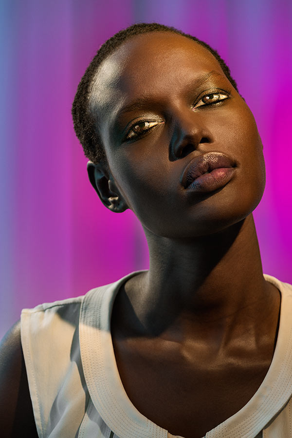 Laurie Simmons, How We See/Ajak (violet), 2015 © the artist and courtesy ICP and Salon 94 