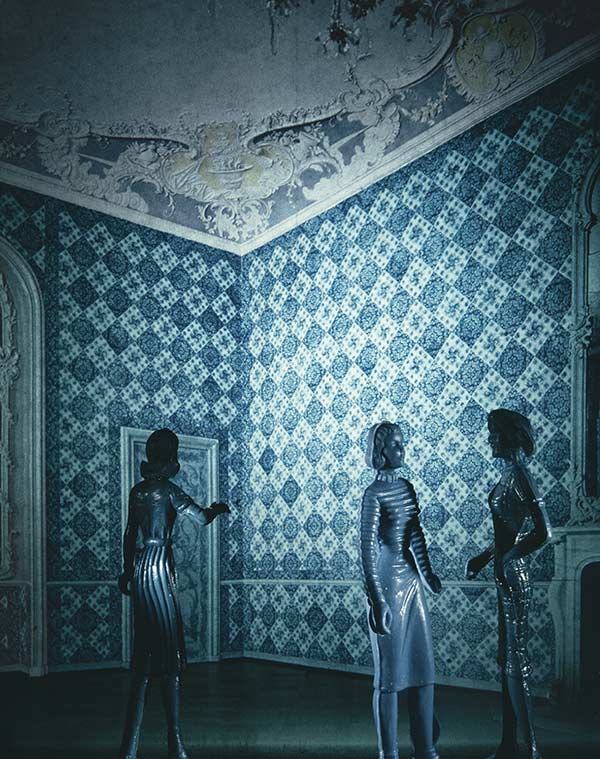 Laurie Simmons, Blue Tile Reception Area, 1983 © the artist and courtesy Salon 94