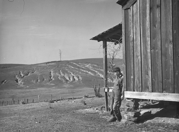 Arthur Rothstein, Eroded land on tenant's farm, Walker County, Alabama, 1937 Courtesy Library of Congress Prints and Photographs Division