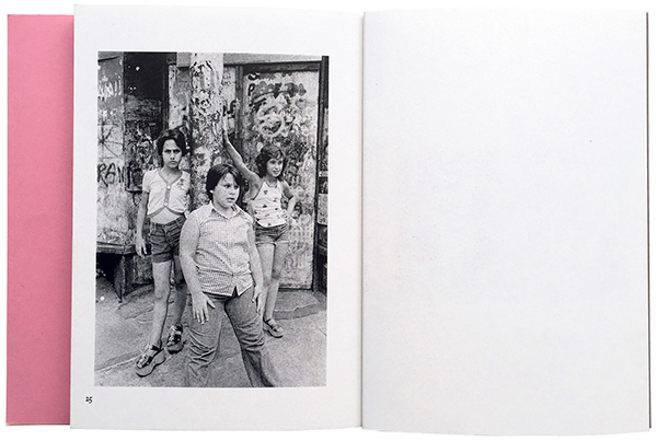 Susan Meiselas, Prince Street Girls, Yellow Magic Books, Paris, 2013