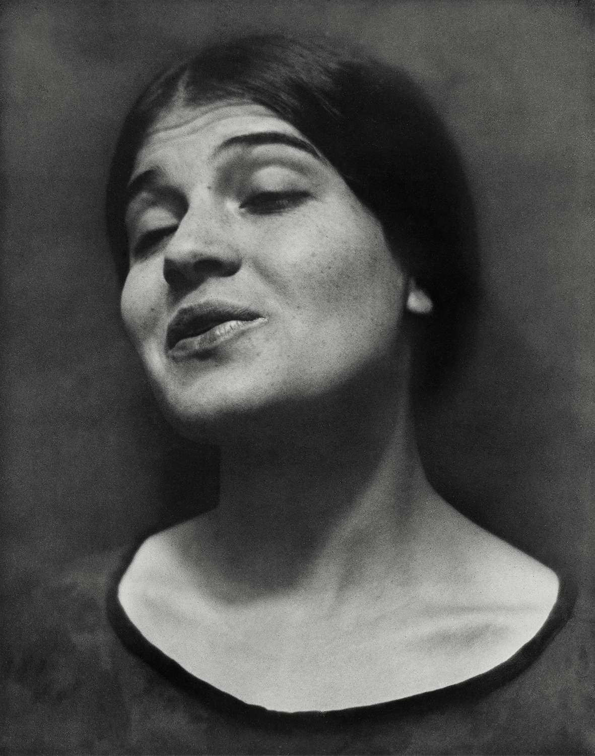 Edward Weston, <em>Tina Reciting</em>, 1924″>
		</div>
		<div class=