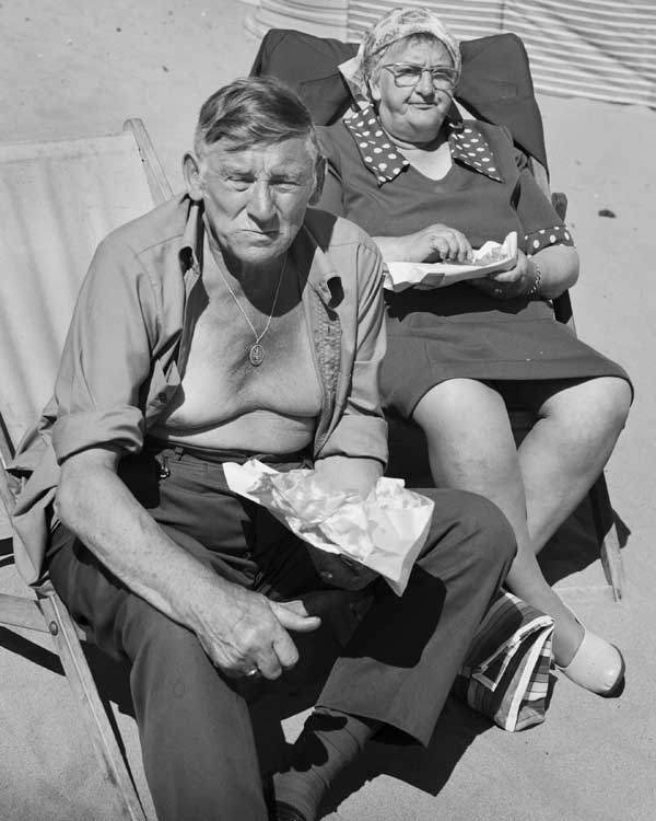 208MAG53_Couple_Eating_Fish_and_Chips_Whitley_Bay_1976