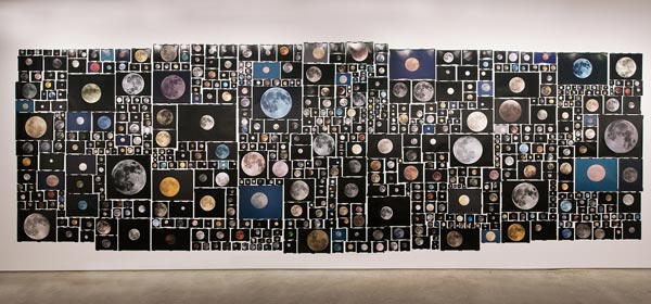 Penelope Umbrico, Everyone’s Photos Any License (654 of 1,146,034 Full Moons on Flickr, November 2015), 2015. Installation view courtesy Bruce Silverstein Gallery, New York