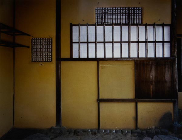 Yasuhiro Ishimoto Tea Room of the Shokintei Pavilion, viewed from the north-east. Kneeling Entrance, 1981-82. Courtesy Peter Blum Gallery, New York