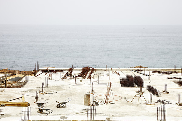 François-Xavier Gbré, Baie de Mermoz II, Dakar, Senegal, 2012. Courtesy the artist and Galerie Cécile Fakhoury, Abidjan