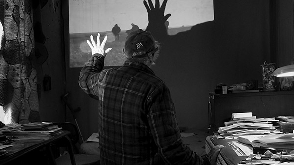 Robert Frank in Don't Blink – Robert Frank, directed by Laura Israel. Photo by Lisa Rinzler. Courtesy Grasshopper Film