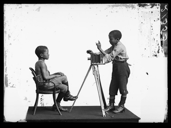 Albert Jonas and John Xiniwe, London Stereoscopic Company, 1891. Courtesy © Hulton Archive/Getty Images