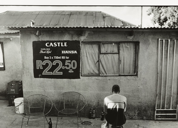 Ananias Léki Dago, Alexandra Township, from the series Shebeen Blues, 2008 © and courtesy the artist