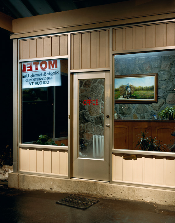 Alec Soth, Riverview Motel, 2005 © the artist and courtesy Fraenkel Gallery, San Francisco