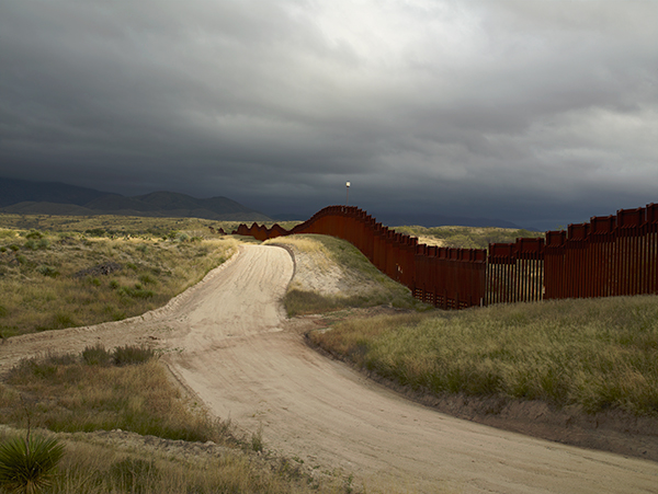 Richard Misrach, Wall, east of Nogales, Arizona, 2014 © the artist 