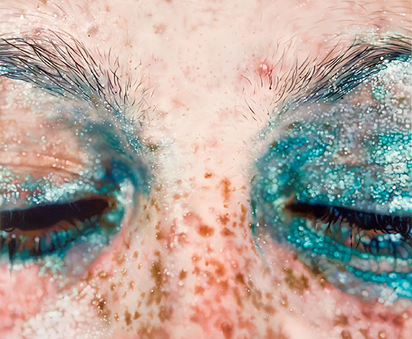 Marilyn Minter, Blue Poles, 2007 Courtesy the artist, Brooklyn Museum, and Salon 94, New York 