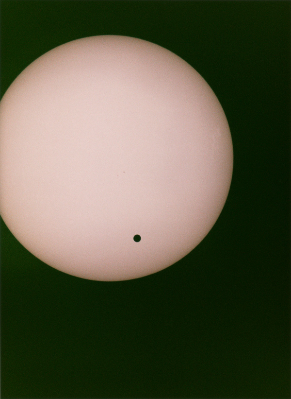 Wolfgang Tillmans, Venus transit, 2004Courtesy the Columbus Museum of Art 