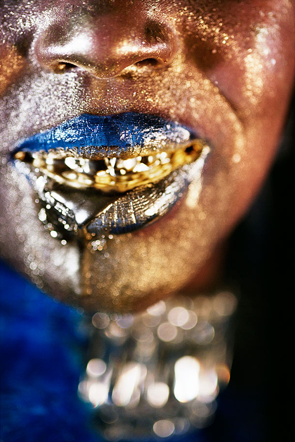 Marilyn Minter, Wangechi Gold 4, 2009 Courtesy the artist, Brooklyn Museum, and Salon 94, New York