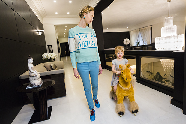 Lauren Greenfield, Ilona at home with her daughter, Michelle, 4, Moscow , 2012© the artist and courtesy the Annenberg Space for Photography exhibition