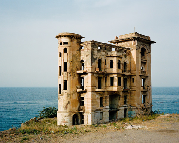 Zineb Sedira, Haunted House, 2006© the artist and DACS, London, and courtesy the artist and kamel mennour, Paris/London