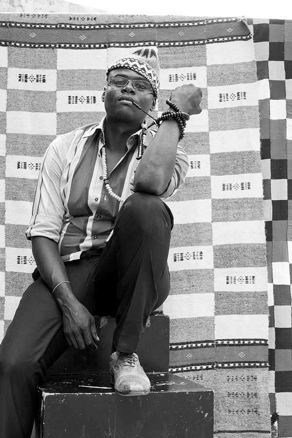 Fatoumata Diabate, Portrait 03, Bamako, 2015, from the series Le Studio Photo de la Rue Courtesy of the artist 