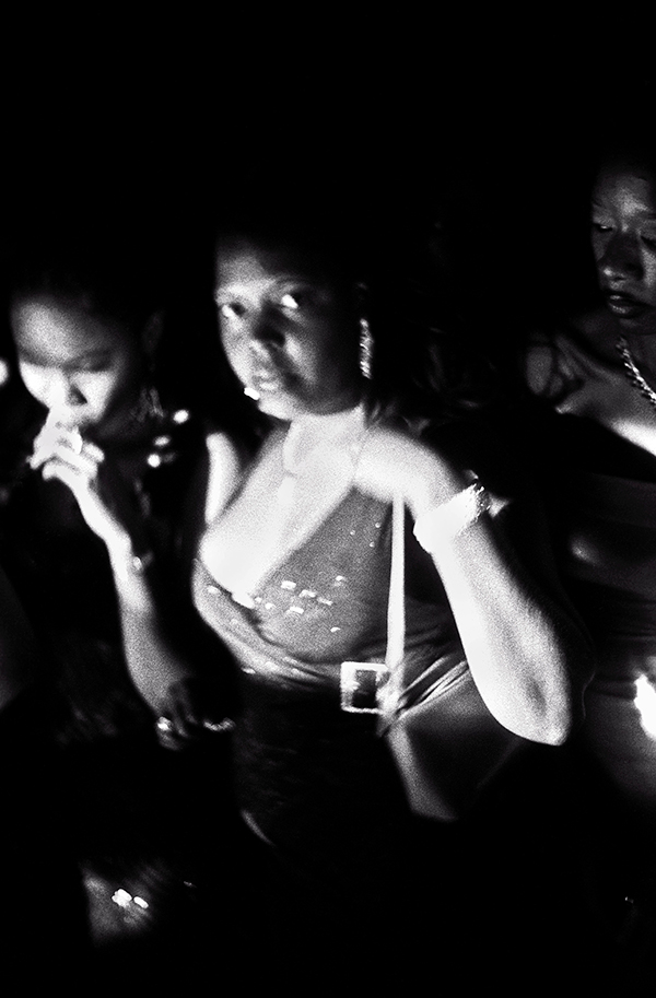 Fatoumata Diabate, Portrait in a night club, Bamako, 2012 from the series Sutigui (à nous la nuit) Courtesy of the artist 