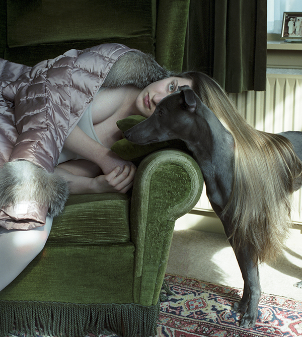 Hellen van Meene, color portrait with dog