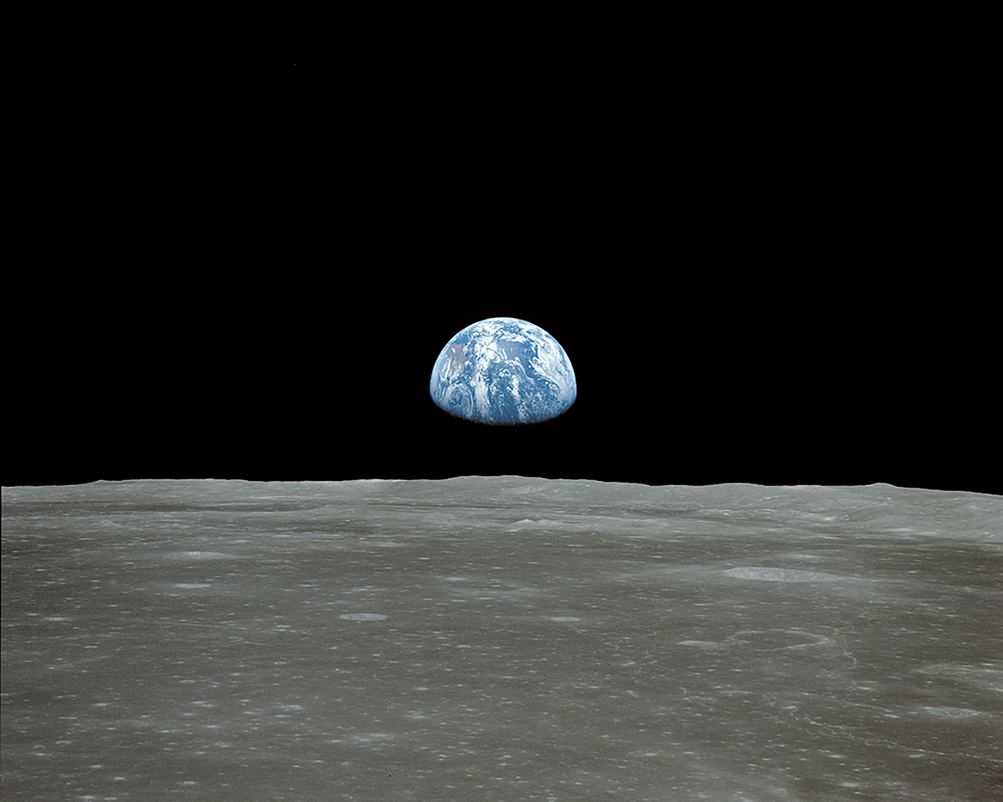 FEAUTRED-CROP_-SS_216_Intro_Earthrise_HR_WEB-2.jpg