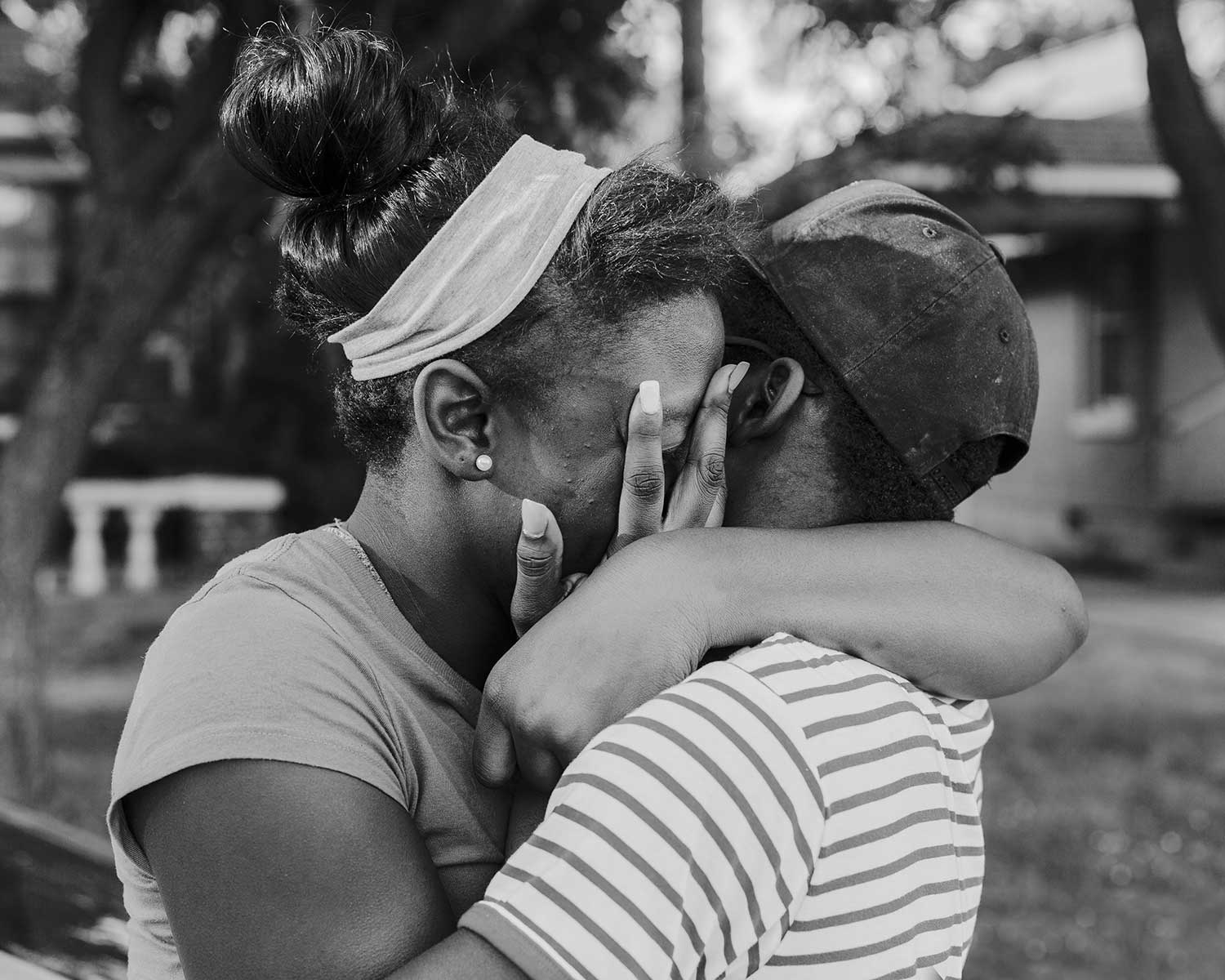 Whitten Sabbatini, Couple Embracing, 2016