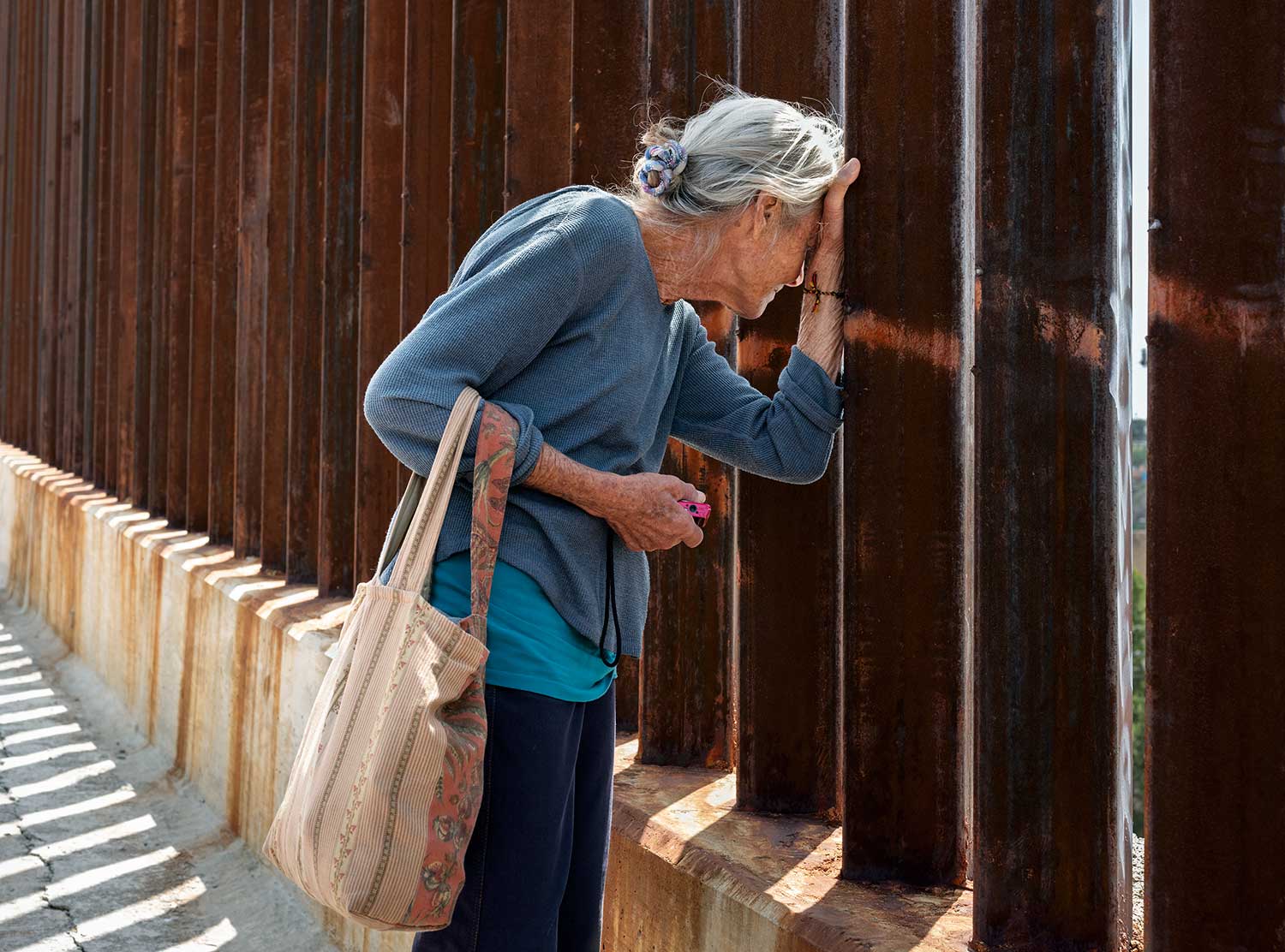 Mitch Epstein, Border Wall, Nogales, Arizona, 2017