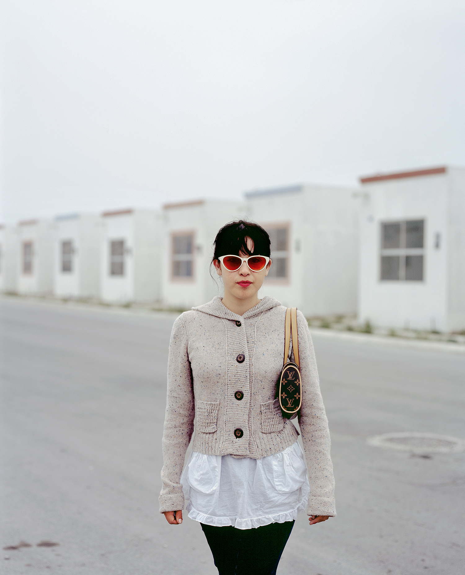 Alejandro Cartagena, Girl coming home to suburb in Juárez from a night out in the city, 2009