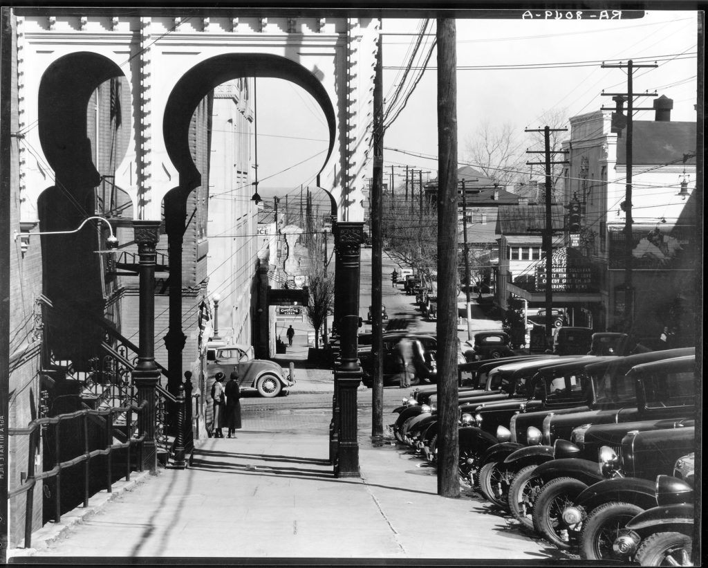 Walker Evans, Street Scene, Vicksburg, Mississippi, 1936