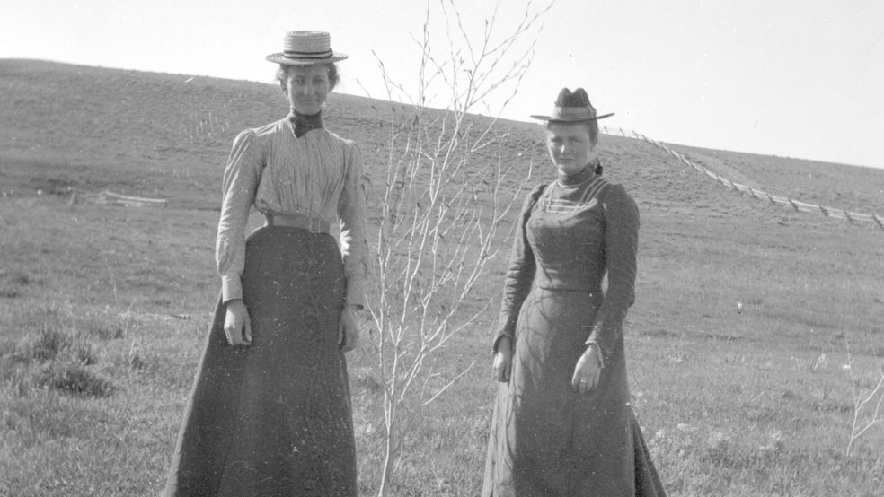 A Photographer's Mysterious Images of the American West from the Early Twentieth Century - Vimarsana News