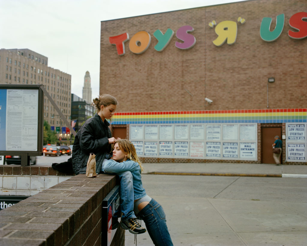 Toys R Us, 1998 Aperture