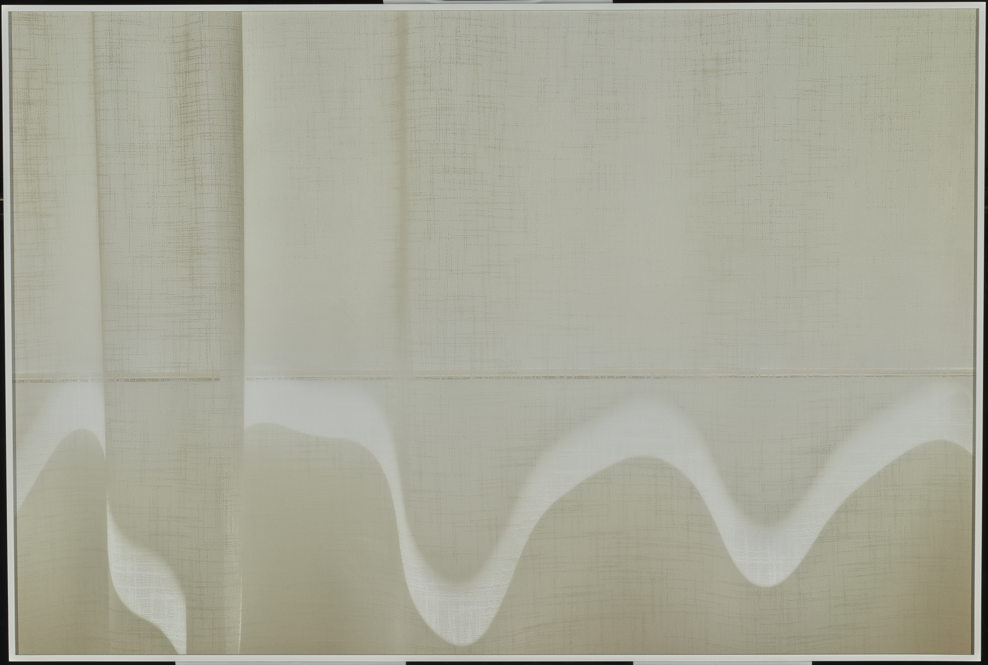 Uta Barth,<em>…and to draw a bright white line with light (Untitled 11.2)</em>, 2011″>
		</div>
		<div class=