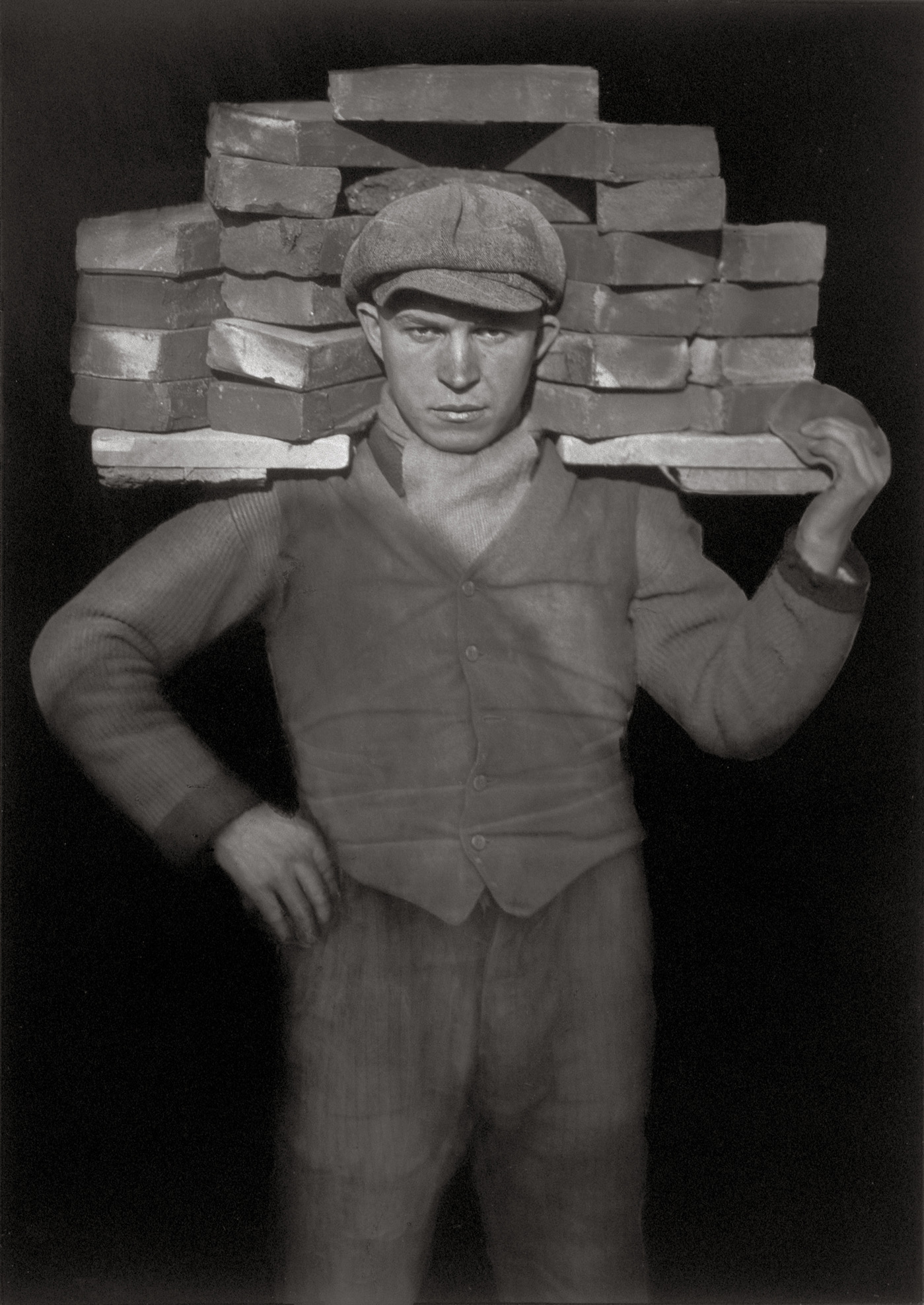 August Sander, <em>Bricklayer</em>, 1928