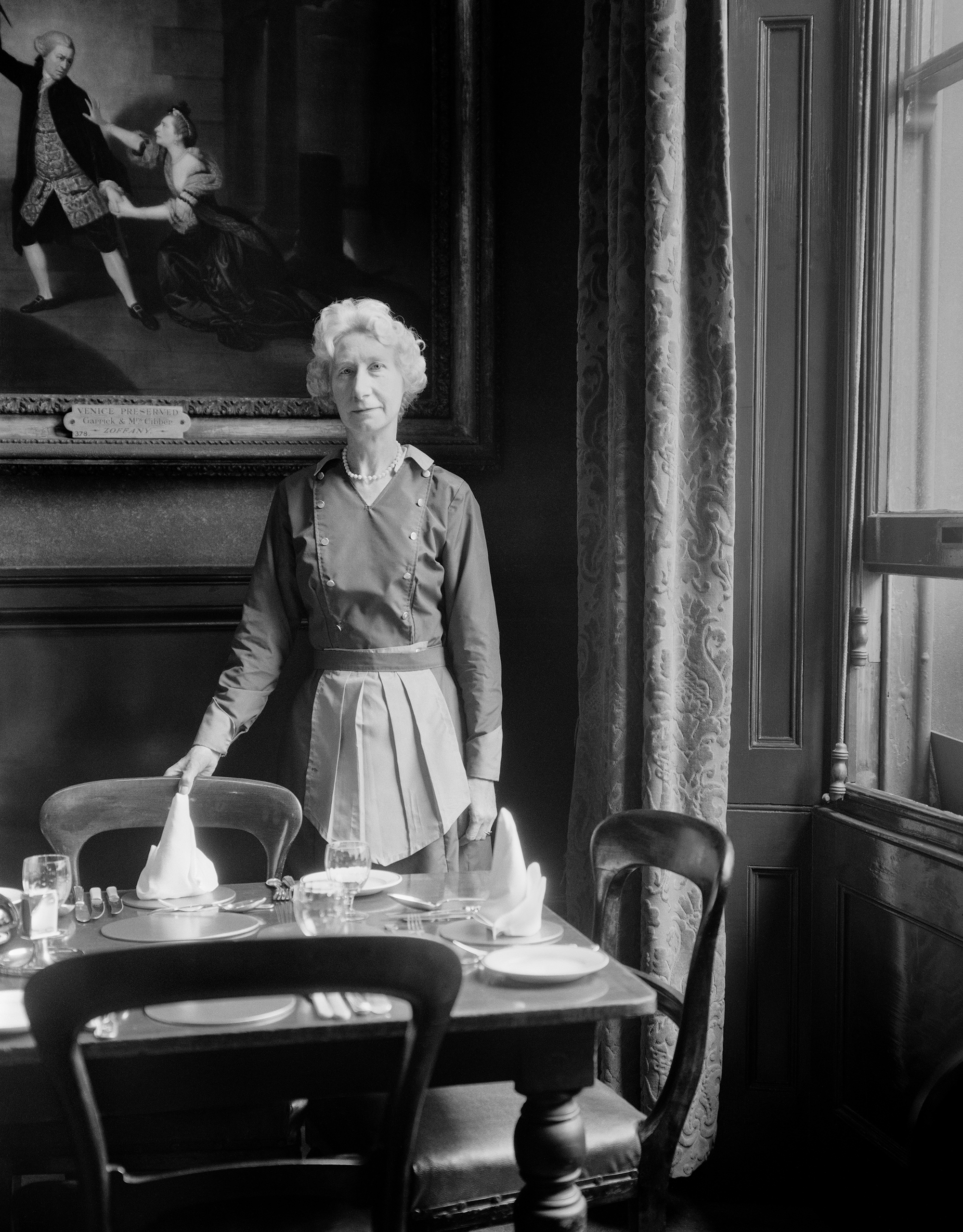 Evelyn Hofer, Waitress, Garrick Club, London, 1962