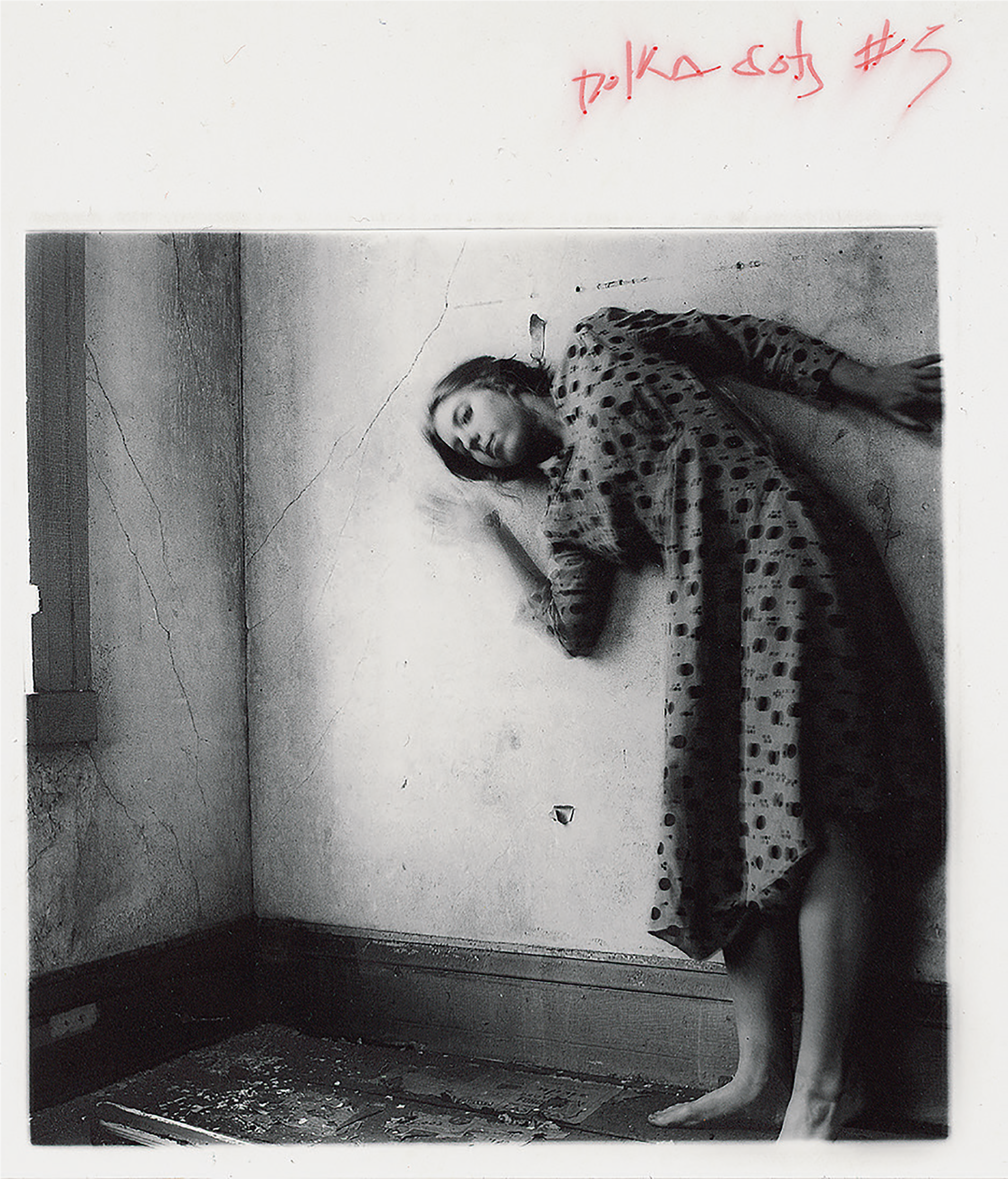 Francesca Woodman, <em>Polka Dots #5</em>, 1976<br>
Courtesy Woodman Family Foundation/DACS, London”>
		</div>
		<div class=