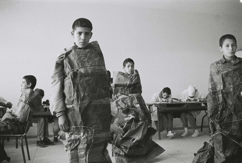 Hicham Benohoud, La salle de classe, 1994-2001