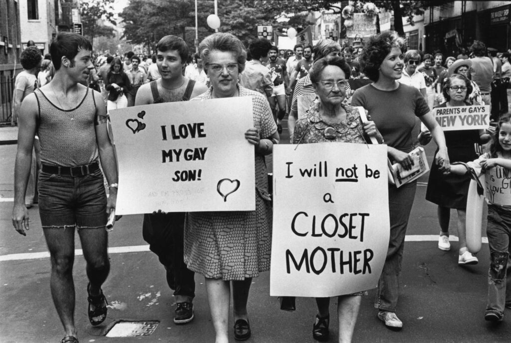 Fred McDarrah, Untitled (PFLAG members at the Sixth Annual Gay Liberation Day March), New York, June 29, 1975