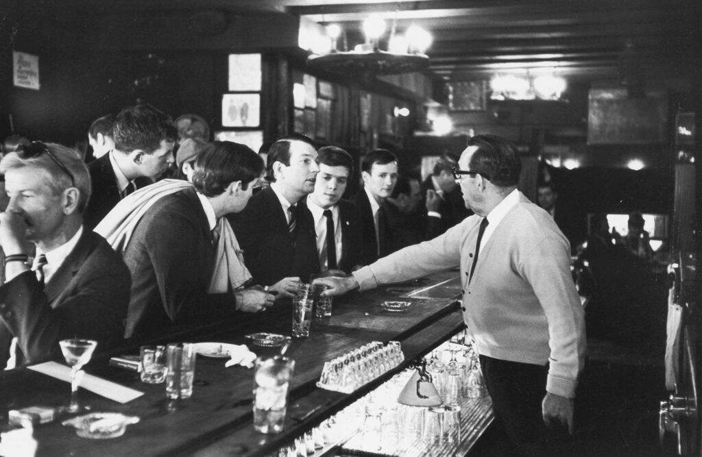 Fred McDarrah, Mattachine Society “Sip-In” at Julius’ Bar, 159 W. 10th Street, New York, 1966