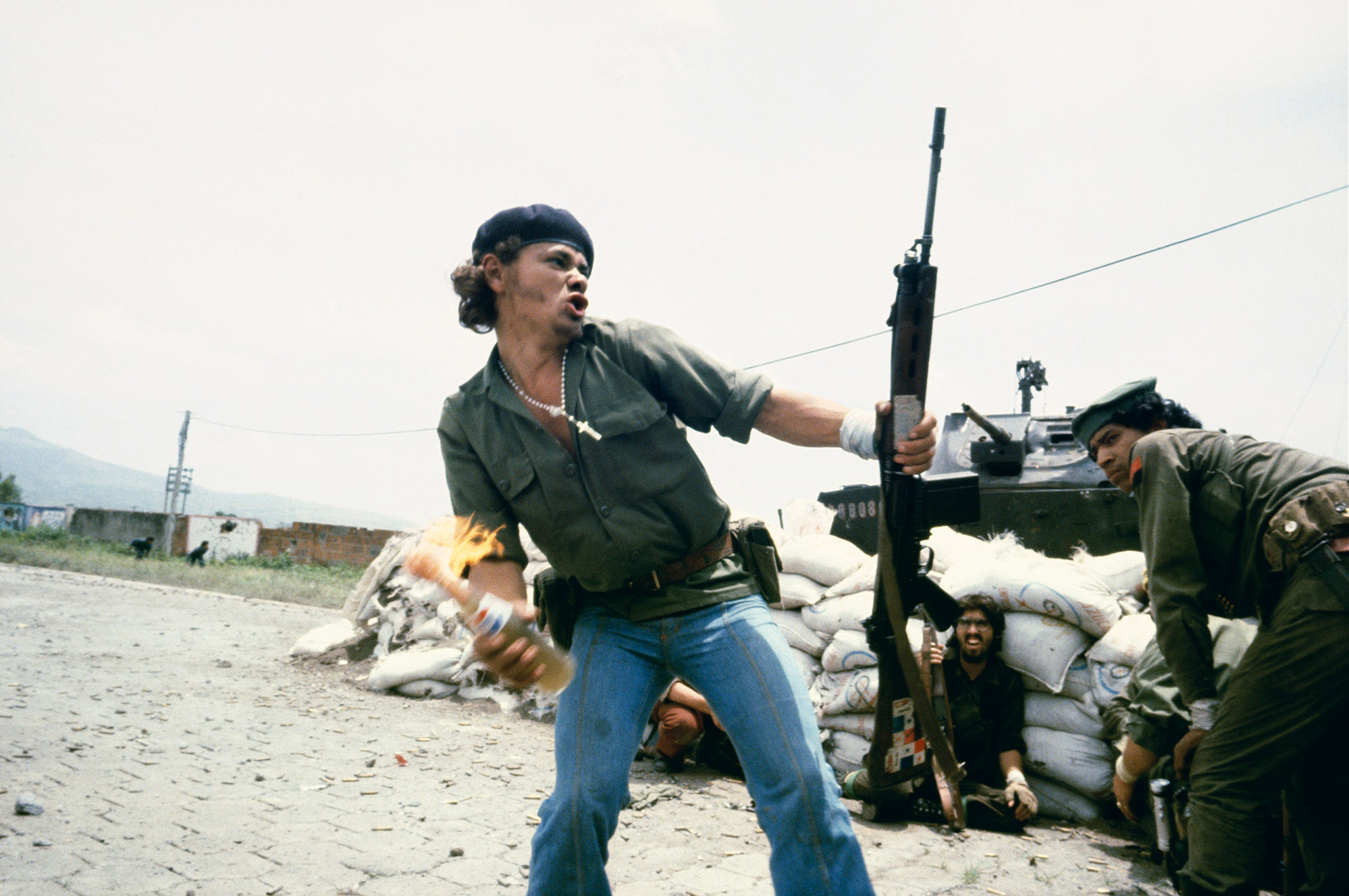 Susan Meiselas, <em>Sandinistas at the walls of the Estelí National Guard headquarters</em>, 1978–79