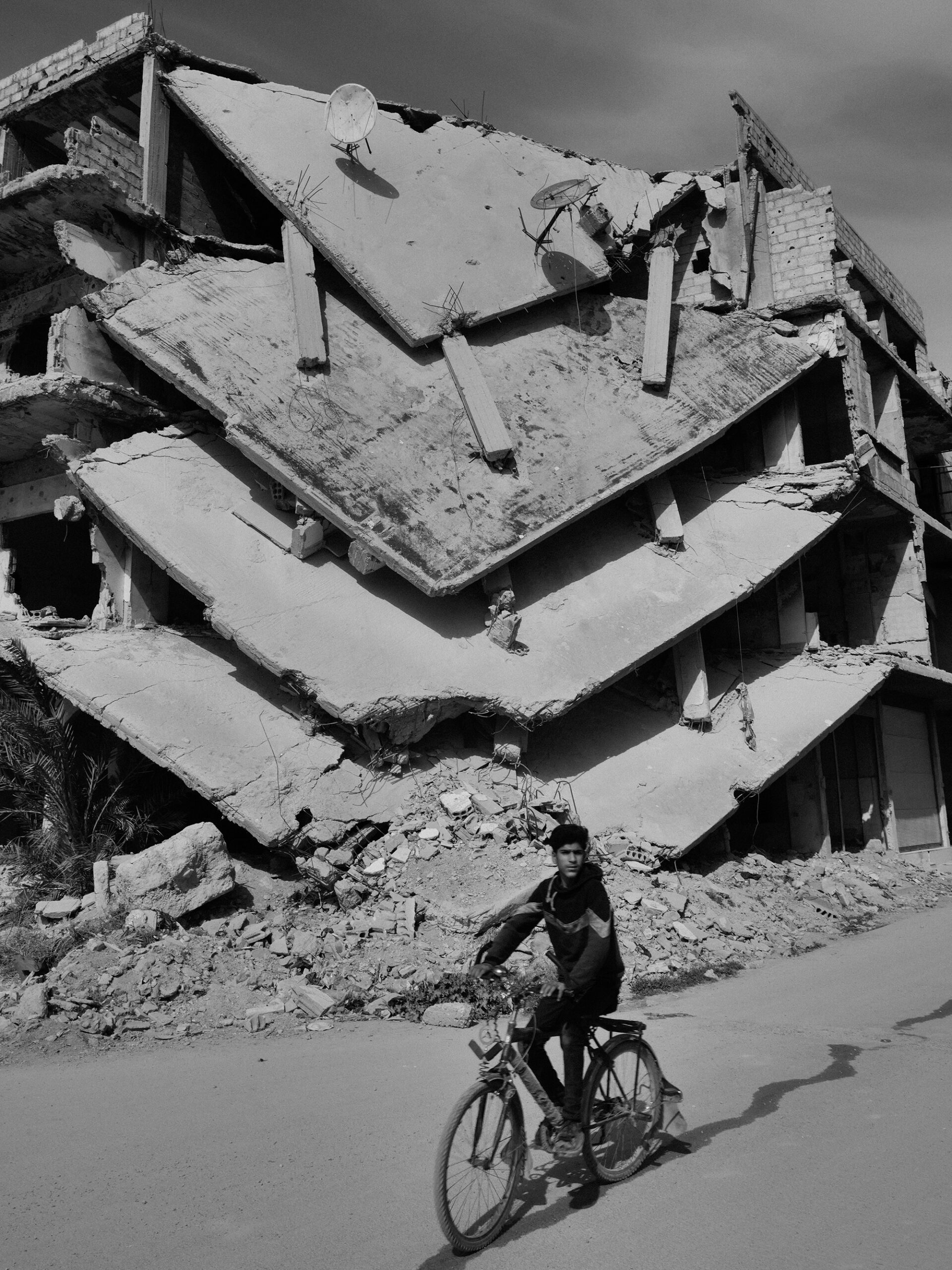 Sakir Khader, <em>Deep scars in a paradise</em>, Darayya, Syria, 2025<br>All photographs © the artist/Magnum Photos”>
</div>
<div class=