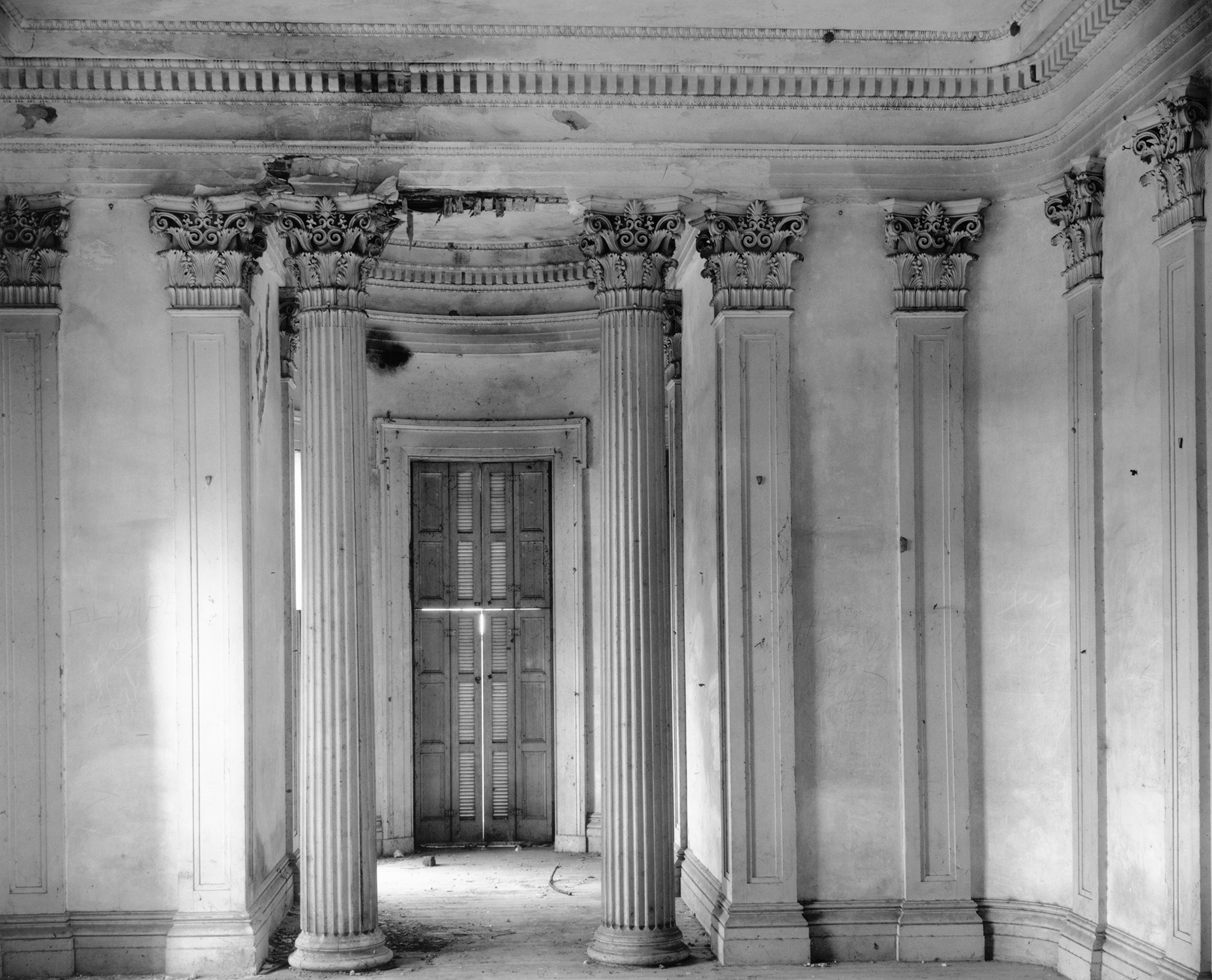 Breakfast Room at Belle Grove Plantation, White Chapel, Louisiana. March 1935. Gelatin silver print, 6 15/16 x 8 9/16